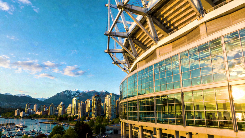 加拿大温哥华卑诗体育馆现代化外景与城市天际线